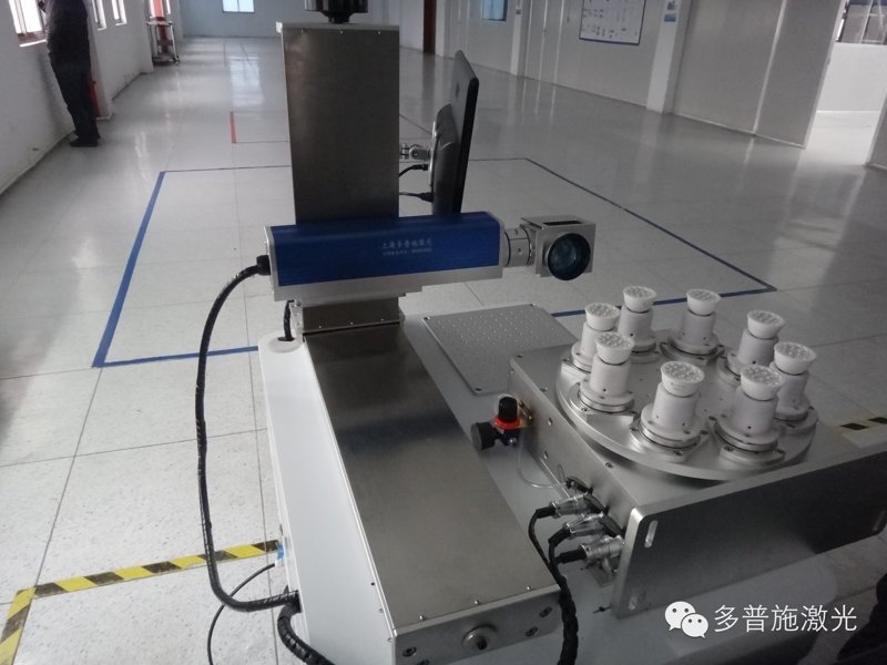 八工位LED燈泡旋轉激光打標系統(圖3)