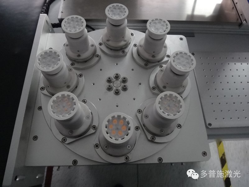 八工位LED燈泡旋轉激光打標系統(圖2)